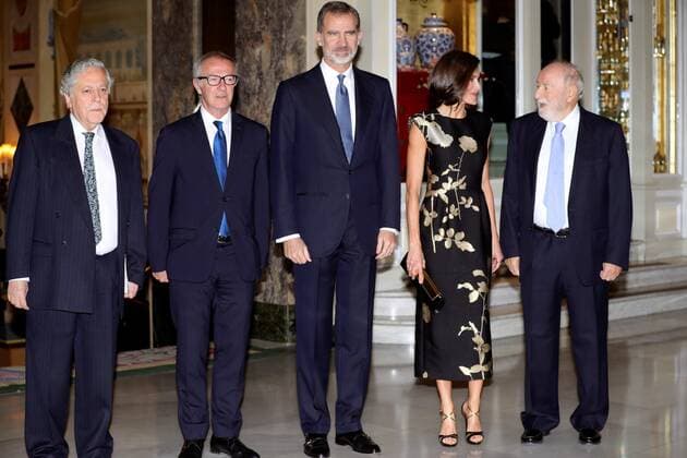 (L-R) Spanish journalist Miguel Angel Aguilar, Spanish acting Minister of Culture, Jose Guirao, Spanish King Felipe VI and Queen Letizia, and Spanish journalist Diego Carcedo attend a ceremony to hand over the 35th Francisco Cerecedo journalism award at the Palace Hotel in Madrid, Spain, 28 November 2019. Spanish writer and journalist Javier Cercas will receive the Francisco Cerecedo journalism award. Spanish Royal Couple chairs 35th Francisco Cerecedo journalism award ceremony !ACHTUNG: NUR REDAKTIONELLE NUTZUNG!  Copyright: xJuanjoxMartínx GRAF9169 20191128-637105728877312708