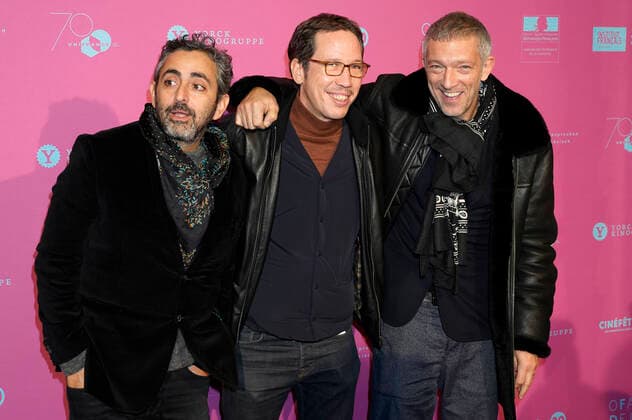 Bilder des Jahres 2019, Entertainment 11 November Entertainment Themen der Woche KW48 Entertainment Bilder des Tages Eric Toledano, Reda Kateb und Vincent Cassel bei der Premiere des Kinofilms Alles außer gewöhnlich Hors norme im Cinema Paris. Berlin, 28.11.2019 *** Eric Toledano, Reda Kateb and Vincent Cassel at the premiere of the movie Alles außer gewöhnlich Hors norme at Cinema Paris Berlin, 28 11 2019 Foto:xT.xBartillax xFuturexImage