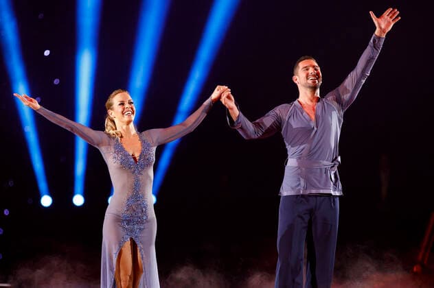 Benjamin Piwko und Isabel Edvardsson in der Show Let s Dance - RTL präsentiert die Live-Tour 2019 in der Lanxess Arena. Köln, 28.11.2019 *** Benjamin Piwko and Isabel Edvardsson in the show Let s Dance RTL presents the Live Tour 2019 in the Lanxess Arena Cologne, 28 11 2019 Foto:xC.xHardtx xFuturexImage