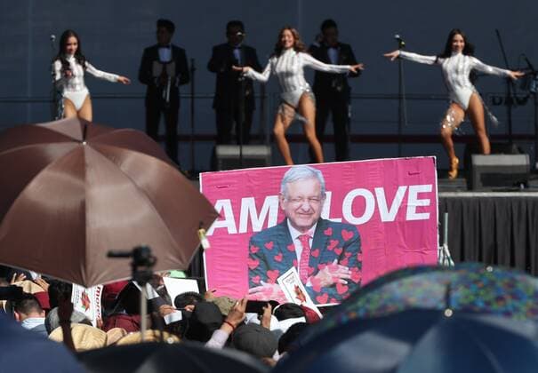 General view of the assistance to the First Report of the President of Mexico, Andres Manuel Lopez this sunday in the Zocalo of Mexico City, Mexico 1 December 2019. President Andres Manuel Lopez Obrador said that, one year after taking office, he has fulfilled 89 of the 100 commitments he made. Lopez Obrador issues its first government report !ACHTUNG: NUR REDAKTIONELLE NUTZUNG!  Copyright: xMarioxGuzmánx AME1860 20191202-637108510590442114