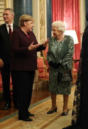 Bilder des Jahres 2019, Entertainment 12 Dezember Bilder des Jahres 2019, News 12 Dezember News Bilder des Tages PAP11192292 3 December 2019. The Queen, accompanied by other Members of the Royal Family, hosts a reception for NATO leaders, spouses or partners, and delegations, at Buckingham Palace, London, UK, on the 3rd December 2019. Here, The Queen, Angela Merkel Credit: JWRota GoffPhotos.com Ref: KGC-512 No UK Sales 248235 2019-12-03 London Royaume Uni  Copyright: xPapixsx xStarfacex STAR_248235_027