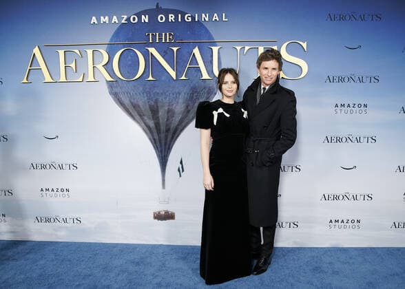 Bilder des Jahres 2019, Entertainment 12 Dezember Entertainment Bilder des Tages Felicity Jones and Eddie Redmayne arrive on the red carpet at The Aeronauts New York Premiere at SVA Theater on Wednesday, December 04, 2019 in New York City.  NYP20191204163 JOHNxANGELILLO