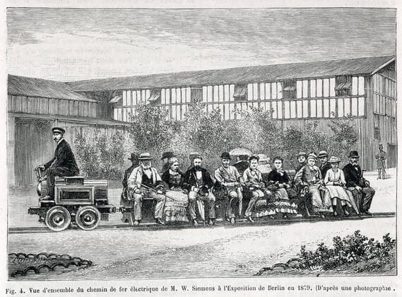 Chemin de fer Vue d ensemble du chemin de fer electrique de M.W. SIEMENS a l Exposition de Berlin en 1879 . Gravure publiee dans La Nature en 1880. Credit : Collection KHARBINE-TAPABOR. *** Railway Overview of the electric railway of M W SIEMENS at the Berlin Exhibition in 1879 Engraving published in La Nature in 1880 Credit Collection KHARBINE TAPABOR  KH48831