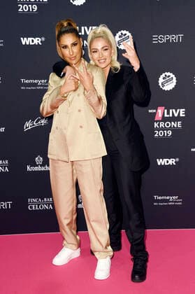 Senna Gammour und Loredana Zefi bei der 20. Verleihung der 1Live Krone 2019 in der Jahrhunderthalle. Bochum, 05.12.2019