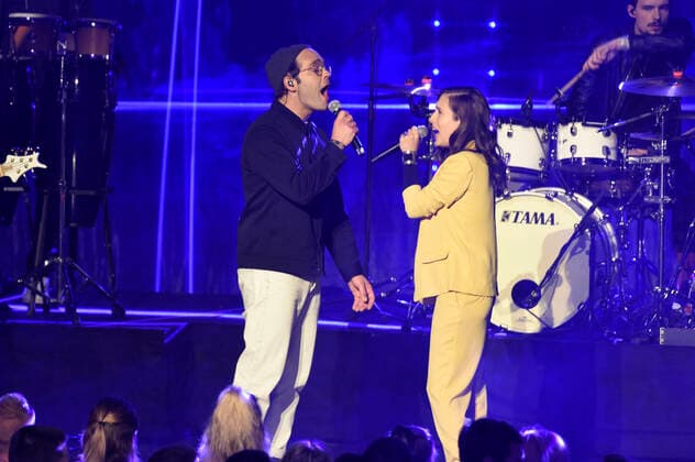 Bosse und Alice Merton live bei der 20. Verleihung der 1Live Krone 2019 in der Jahrhunderthalle. Bochum, 05.12.2019
