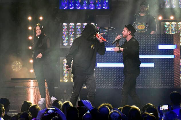 Sido und Johannes Oerding bei der 20. Verleihung der 1Live Krone 2019 in der Jahrhunderthalle. Bochum, 05.12.2019