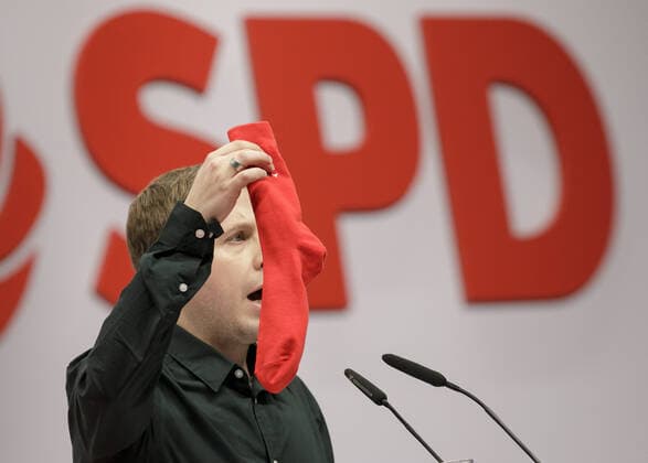 News Bilder des Tages SPD Parteitag. Kevin Kuehnert, Juso - Vorsitzender bei seiner Bewerbungsrede zum stellvertretenden Parteivorsitzenden. Berlin, 06.12.2019 Berlin Deutschland *** SPD Party Congress Kevin Kuehnert, Juso Chairman at his bid speech for deputy party chairman Berlin, 06 12 2019 Berlin Germany Copyright: xThomasxImo xphotothek.netx