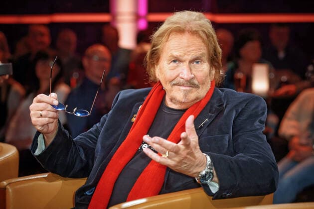 Bilder des Jahres 2019, Entertainment 12 Dezember Entertainment Bilder des Tages MDR - Riverboat. Sänger Frank Zander anläßlich der Aufzeichnung der MDR - Talkshow Riverboat am 06.12.2019 im Studio 3 der Mediacity Leipzig. 20191206SFL0019 *** MDR Riverboat singer Frank Zander on the occasion of the recording of the MDR talk show Riverboat on 06 12 2019 in Studio 3 of the Mediacity Leipzig 20191206SFL0019
