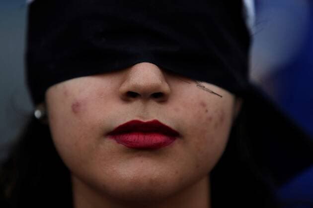 Bilder des Jahres 2019, News 12 Dezember News Bilder des Tages Women dance the Chilean choreography A rapist on your way , in Panama City, Panama, 6 December 2019. Dozens of women raised their voices this Friday in Panama against sexist violence and feminicides, and they did so by reproducing the choreography A rapist in your path that became popular in Chile in a stubborn rain and is now a global feminist anthem. EFE Bienvenido Velasco Protest in Panama with the Chilean choreography A rapist on your way !ACHTUNG: NUR REDAKTIONELLE NUTZUNG!  Copyright: xBienvenidoxVelascox AME3533 20191207-637112784566950048