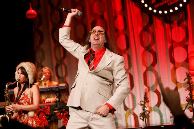 Guildo Horn und Die Orthopädischen Strümpfe live bei einem Konzert der Tour Weihnachten mit Guildo im Gloria-Theater. Köln, 07.12.2019