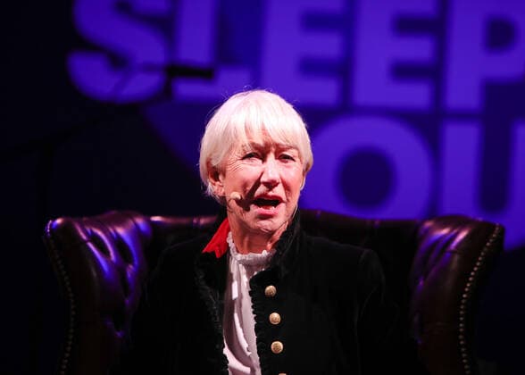 December 7, 2019, London, United Kingdom: Dame Helen Mirren reads a bed-time story to the crowd during the 2019 World s Big Sleep Out in London..Where: London, United Kingdom.When: 07 Dec 2019.Credit: Cover Images London United Kingdom - ZUMAc218 20191207_zia_c218_015 Copyright: xCOVERxImagesx