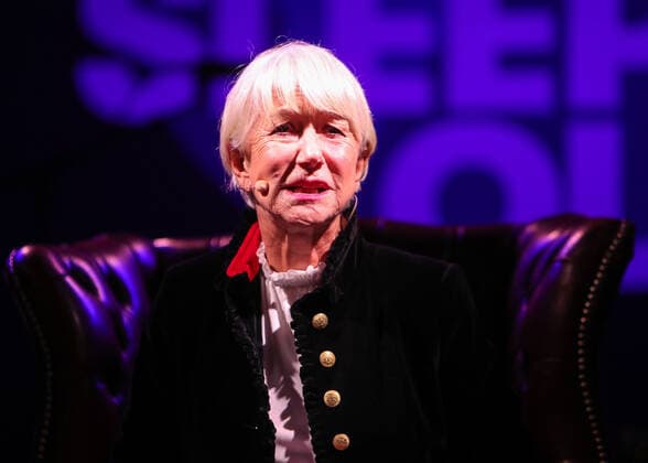December 7, 2019, London, United Kingdom: Dame Helen Mirren reads a bed-time story to the crowd during the 2019 World s Big Sleep Out in London..Where: London, United Kingdom.When: 07 Dec 2019.Credit: Cover Images London United Kingdom - ZUMAc218 20191207_zia_c218_014 Copyright: xCOVERxImagesx