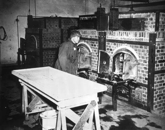 IMAGO History, Zweiter Weltkrieg: 1939 - 1945 Deuxieme guerre mondiale Salle des fours crematoires du camp d extermination de DACHAU. Photographie prise le 03 05 1945. Credit : Collection KHARBINE-TAPABOR.