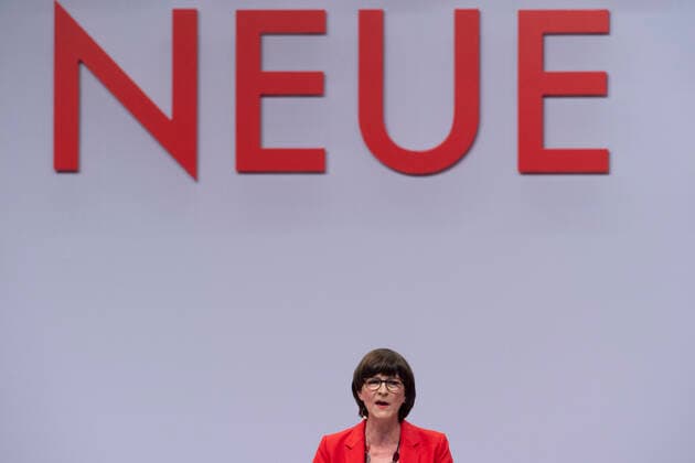 Saskia ESKEN, Parteivorsitzende, bei ihrer Rede, SPD Bundesparteitag im City Cube Berlin, 06.-08.12.2019.
