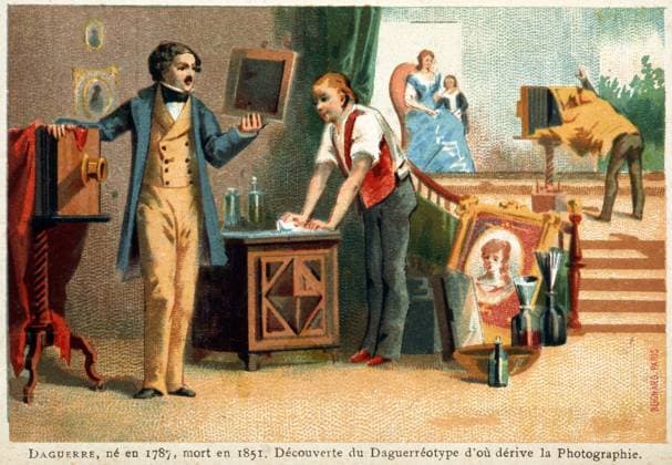 DAGUERRE DAGUERRE (1787-1851). Decouverte du daguerreotype d ou derive la photographie. Chromo vers 1910. Credit : Collection Grob KHARBINE-TAPABOR. *** DAGUERRE DAGUERRE 1787 1851 Discovery of the daguerreotype d or derives the photograph Chromo around 1910 Credit Collection Grob KHARBINE TAPABOR  KH28843