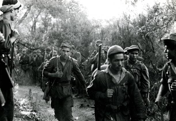 GUERRE D ALGERIE Guerre d ALGERIE: Soldat de l ALN (Armee de liberation nationale). Photographie anonyme vers 1960. Credit Collection Kharbine Tapabor *** ALGERY WAR ALGERY ALGERY War NLA Soldier National Liberation Army Anonymous photograph circa 1960 Credit Collection Kharbine Tapabor  KH88310