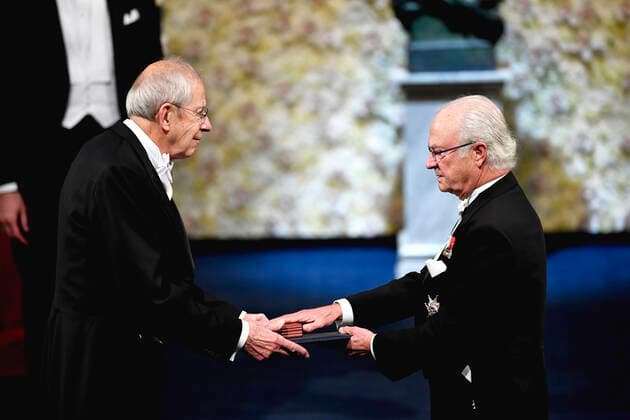 Physics laureate James Peebles of Canada, left, receives the prize from King Carl Gustaf of Sweden, during the Nobel Prize award ceremony at the Stockholm Concert Hall, in Stockholm, Monday, Dec 10, 2019 STOCKHOLM SWEDEN x10060x,  Copyright: xHenrikxMontgomery TTx SWEDEN NOBEL