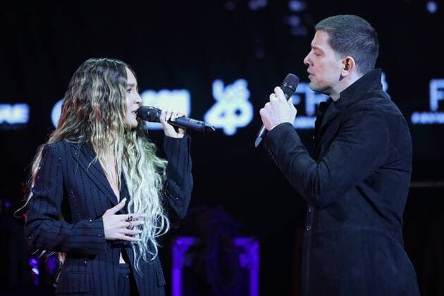 Singer Belinda (c) performs a song at a press conference with singer Jair (r) in Mexico City, Mexico, 10 December 2019. Belinda will premiere on January 31 in Mexico as a theater actress with the musical I can t get up today , which she considered Tuesday that she arrived at the right time for her. EFE Sáshenka Gutiérrez Belinda: I can t get up today arrived at the right time for me !ACHTUNG: NUR REDAKTIONELLE NUTZUNG!  Copyright: xSáshenkaxGutiérrezx MEX1404 20191211-637116263523255051