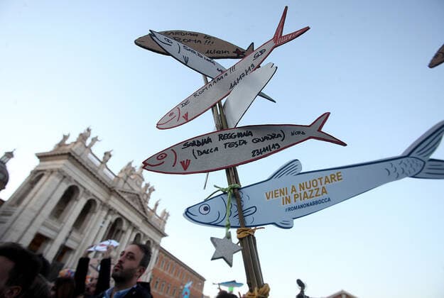 Bilder des Jahres 2019, News 12 Dezember News Bilder des Tages Italien, Sardinen protestieren in Rom Rome, protest of sardines against Pictured fascism:  Copyright: xPieroxTenaglix xIPAx xPieroxTenaglix