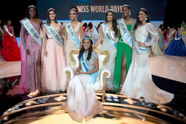 Bilder des Jahres 2019, Entertainment 12 Dezember Toni-Ann Singh of Jamaica is crowned Miss World 2019, the 69th edition of the Miss World pageant at the ExCeL London in London. DECEMBER 14th 2019  TSTx194325
