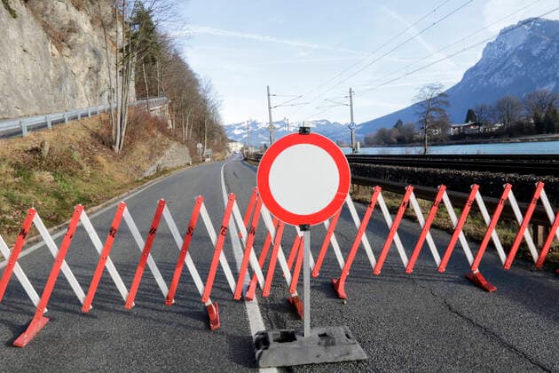 News Bilder des Tages AUT, 2019-12-15; BLOCKADE DER B171 GRENZUEBERGANG KUFSTEIN-KIEFERSFELDEN UND FEIER WEGEN WEGFALL DER VIGNETTENPFLICHT BIS KUFSTEIN SUED MIT 15. DEZEMBER: UEBERSICHT BLOCKADE GRENZUEBERGANG B171 KUFSTEIN-KIEFERSFELDEN ;