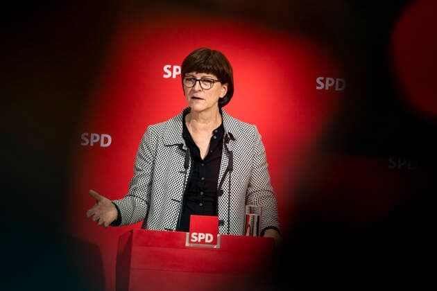 Co-Parteivorsitzende der SPD Saskia Esken waehrend einer Pressekonferenz im Willy-Brandt-Haus in Berlin am 16. Dezember 2019. Pressekonferenz der SPD Vorsitzende im Willy-Brand-Haus *** Co Party leader of the SPD Saskia Esken during a press conference in the Willy Brandt House in Berlin on 16 December 2019 Press conference of the SPD leader in the Willy Brand House