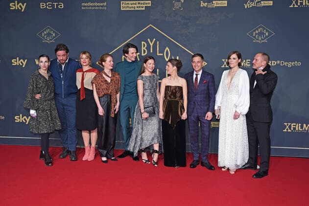 Meret Becker, Ronald Zehrfeld, Joerdis Triebel, Leonie Benesch, Sabin Tambrea, Hannah Herzsprung, Liv Lisa Fries, Volker Bruch, Fritzi Haberlandt, Benno Fuermann bei der Weltpremiere der 3. Staffel von Babylon Berlin im Zoo Palast in Berlin am 16.12.2019 *** Meret Becker, Ronald Zehrfeld, Joerdis Triebel, Leonie Benesch, Sabin Tambrea, Hannah Herzsprung, Liv Lisa Fries, Volker Bruch, Fritzi Haberlandt, Benno Fuermann at the world premiere of the 3 season of Babylon Berlin in the Zoo Palast in Berlin on 16 12 2019