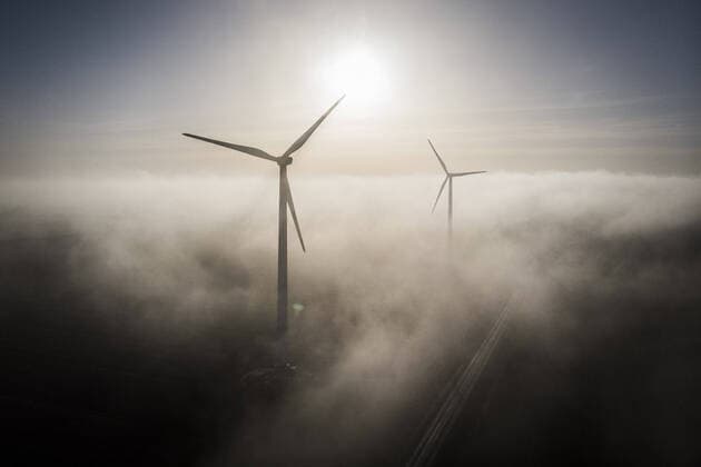 Windraeder im Nebel, aufgenommen in Wischer, 19.12.2019. Wischer Deutschland *** Windmills in fog, recorded in Wischer, 19 12 2019 Wischer Germany Copyright: xFlorianxGaertner photothek.netx