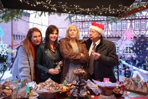 GESINE CUKROWSKI, FELICITAS WOLL, ELENA UHLIG, PETER LERCHBAUMER ZDF PRESSETERMIN WEIHNACHTSTOECHTER (AT) FRANKFURT 
