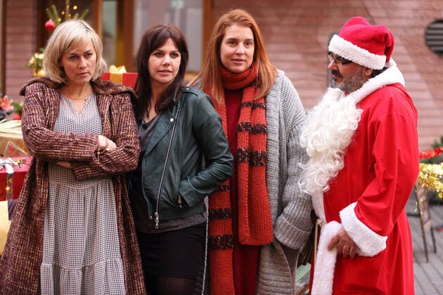 GESINE CUKROWSKI, FELICITAS WOLL, ELENA UHLIG, ANTONIO PUTIGNANO ZDF PRESSETERMIN WEIHNACHTSTOECHTER (AT) FRANKFURT 