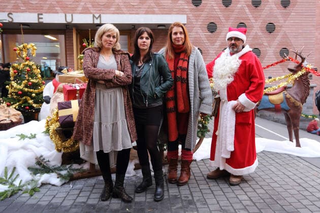 GESINE CUKROWSKI, FELICITAS WOLL, ELENA UHLIG, ANTONIO PUTIGNANO ZDF PRESSETERMIN WEIHNACHTSTOECHTER (AT) FRANKFURT 
