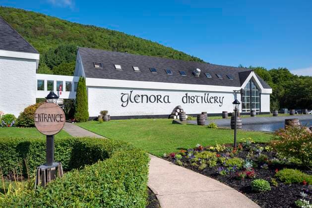 Glenora Distillery, Wisky Brennerei, Glenville, Cape Breton Island, Nova Scotia, Kanada, Nordamerika Copyright: imageBROKER/MarkusxKeller iblmkl05089152.jpg