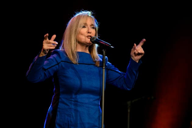 Sängerin Veronika Fischer (geb. am 28. Juli 1951) während eines Konzertes anläßlich ihres 50-jährigen Bühnenjubiläums im Theater Meißen. *** Singer Veronika Fischer was born on 28 July 1951 during a concert on the occasion of her 50th stage anniversary at the theatre in Meißen