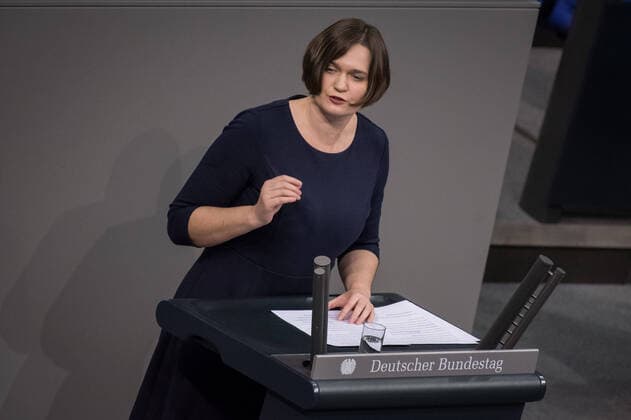 Berlin, Plenarsitzung im Bundestag Deutschland, Berlin - 12.12.2019: Im Bild ist Claudia Müller (Bündnis 90 Die Grünen) während der Sitzung des deutschen Bundestags zu sehen. Berlin Bundestag Berlin Deutschland