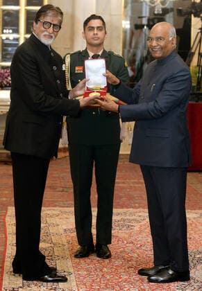 (191230) -- NEW DELHI, Dec. 30, 2019 -- Indian President Ram Nath Kovind (R) presents Dadasaheb Phalke award to Indian superstar and veteran actor Amitabh Bachchan (L) during a function at the Indian presidential palace in New Delhi, India on Dec. 29, 2019. Amitabh Bachchan was Sunday honoured with the country s top cinema award -- Dadasaheb Phalke award for his outstanding contribution to the film industry, officials said. (Str Xinhua) INDIA-NEW DELHI-AMITABH BACHCHAN-TOP CINEMA AWARD Stringer 