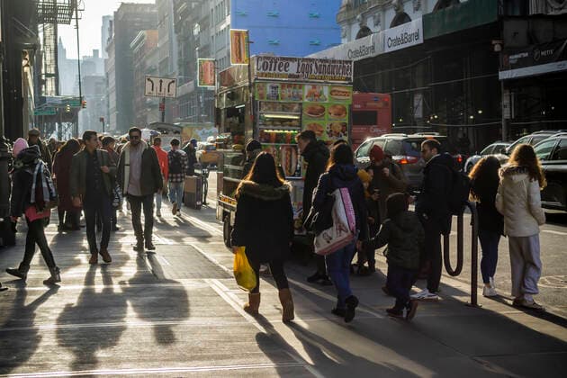 Post-Christmas shopping in New York Crowds of post_Christmas shoppers on Broadway in Noho in New York on Saturday, December 28, 2019.(  RichardxB.xLevine