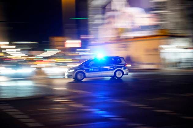 Polizeiauto der Polizei Berlin zu Silvester im Einsatz. Berlin, 31.12.2019 *** Police car of the Berlin police force on New Years Eve Berlin, 31 12 2019 Foto:xT.xBartillax xFuturexImage