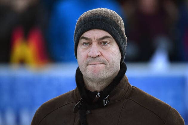 Markus SOEDER (Ministerpraesident Bayern und CSU Vorsitzender) traegt eine Strickmuetze und blcikt angespannt vor der Siegerehrung, Einzelbild,angeschnittenes Einzelmotiv,Portraet,Portrait,Porträt, Skispringen,68.Internationale Vierschanzentournee 2019 20. Neujahrsspringen in Garmisch Partenkirchen am 01.01.2020.