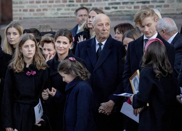 03-01-2020 Norwegian royal family leaving the funeral of Ari Behn, the former husband of Princess Märtha Louise, at the Oslo Cathedral in Norway. Princess Martha Louise of Norway and Maud and Leah and Emma and Queen Sonja and Princess Ingrid Alexandra and King Harald  Copyright: xPPEx
