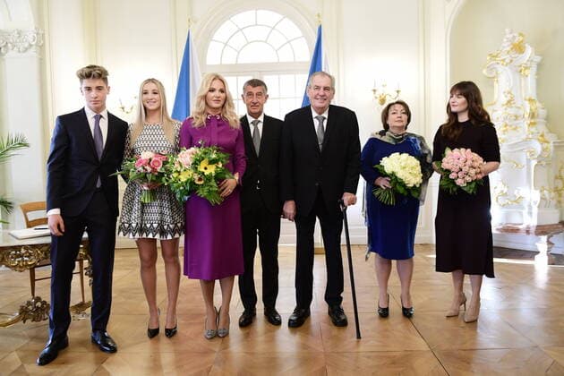 Bilder des Jahres 2020, News 01 Januar News Themen der Woche KW01 News Bilder des Tages New Year luncheon of Czech President Milos Zeman (3rd right) and Czech Prime Minister Andrej Babis (centre), their wives and children from second marriages in Lany manor, Czech Republic, January 5, 2020. CTK Photo Roman Vondrous) CTKPhotoP202001050339301  _VND4422