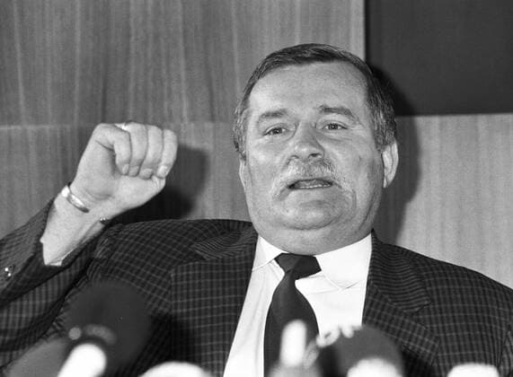 Deutschland, Bonn, 07.09.1989. Archiv-Nr.: 08 13-27 Besuch von Lech Walesa, Vorsitzender der Gewerkschaft SolidarnoÅ›Ä‡ Foto: Lech Walesa, Vorsitzender der polnischen Gewerkschaft SolidarnoÅ›Ä‡ Besuch von Lech Walesa, Vorsitzender der Gewerkschaft SolidarnoÅ›Ä‡ *** Germany, Bonn, 07 09 1989 Archive No 08 13 27 Visit of Lech Walesa, Chairman of the trade union SolidarnoÅÄ‡ Photo Lech Walesa, Chairman of the Polish trade union SolidarnoÅÄ‡ Visit of Lech Walesa, Chairman of the trade union SolidarnoÅÄ‡