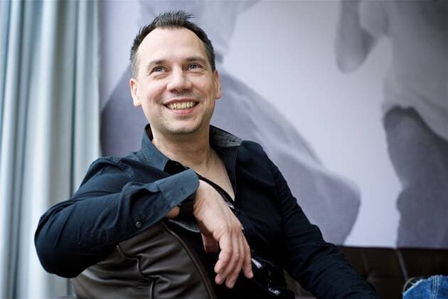 Sebastian Fitzek Im Interview zur Verfilmung seines Buches Das Joshua Profil im Buero der UFA Berlin Deutschland