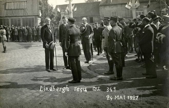 LINDBERGH Charles LINDBERGH (1902-1974) recu au 34e, 24 mai 1927 . Photographie anonyme pour une carte postale vers 1906. Credit : Collection IM KHARBINE-TAPABOR. *** LINDBERGH Charles LINDBERGH 1902 1974 Received at 34th, 24th May 1927 Anonymous photograph for a postcard around 1906 Credit Collection IM KHARBINE TAPABOR  KH184036