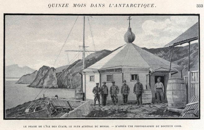 EXPEDITION DE GERLACHE Le phare del Ile des Etats, le plus austral du monde (le phare du Bout du Monde). Photographie de COOK pour Quinze mois dans l Antartique par Adrien de GERLACHE (1866-1934) repris dans Le Tour du Monde de 1901. Credit : Collection Kharbine-Tapabor.