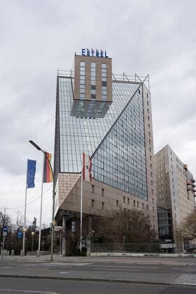Estrel Hotel in der Sonnenallee 225 in Berlin Neukölln