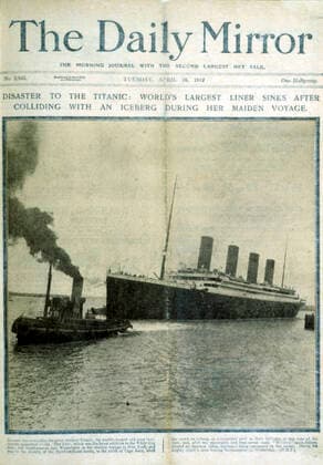 TITANIC Naufrage du Titanic. Une du Daily Mirror du 16 avril 1912. Credit : Collection British Library KHARBINE-TAPABOR. *** TITANIC Sinking of the Titanic One of the Daily Mirror of April 16, 1912 Credit Collection British Library KHARBINE TAPABOR  KH405335