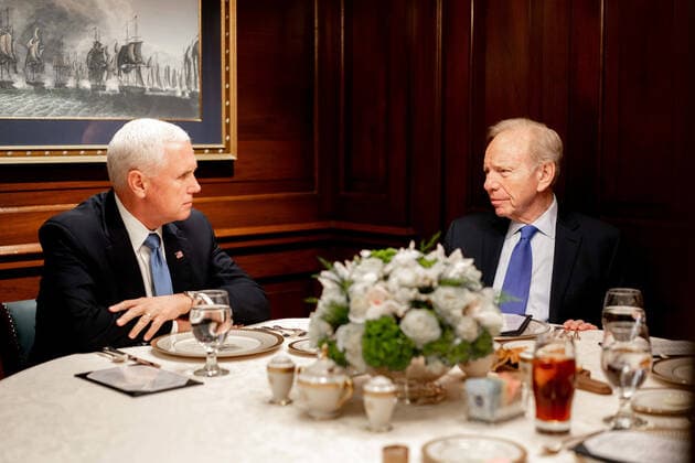 January 7, 2020, Washington, The District of Columbia, United States Of America: Vice President Mike Pence has lunch with former Senator Joe Lieberman, D-Conn., Tuesday, Jan. 7, 2020, in the Ward Room of the White House..People: Vice President Mike Pence, Joe Lieberman. Washington United States Of America - ZUMAs214 20200107_zaa_s214_013 Copyright: xSMGx
