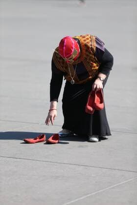 Mexican Artist Emilia Chauvet poses with her exhibition Red Shoes , at the Zocalo of Mexico City, Mexico, 11 January 2020. The artwork is actually a movement against sexist violence created by the artist over a decade ago, after her sister was murdered by her boyfriend. Obra Zapatos rojo llega al Zócalo mexicano a concienciar sobre feminicidios !ACHTUNG: NUR REDAKTIONELLE NUTZUNG!  Copyright: xSashenkaxGutierrezx AME1085 20200111-637143785445395857
