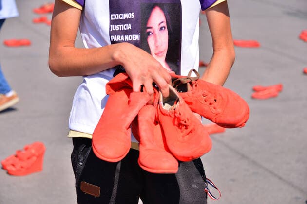 Protest against 30 years of Feminicides MEXICO CITY, MEXICO - JANUARY 11: A group of women join at Zocalo to take part during a protest with red-painted shoes to celebrate 30 years of feminicide in Mexico and demand justice to the Mexican government by missing victims on January 11, 20202 in Mexico City, Mexico  Copyright: xCarlosxTischlerx EYE_0618