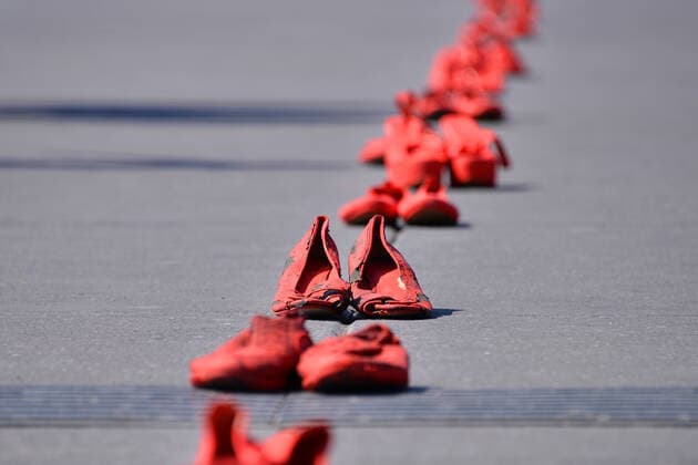 Protest against 30 years of Feminicides MEXICO CITY, MEXICO - JANUARY 11: A group of women join at Zocalo to take part during a protest with red-painted shoes to celebrate 30 years of feminicide in Mexico and demand justice to the Mexican government by missing victims on January 11, 20202 in Mexico City, Mexico  Copyright: xCarlosxTischlerx EYE_0801